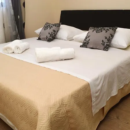 Ancica Apartment *