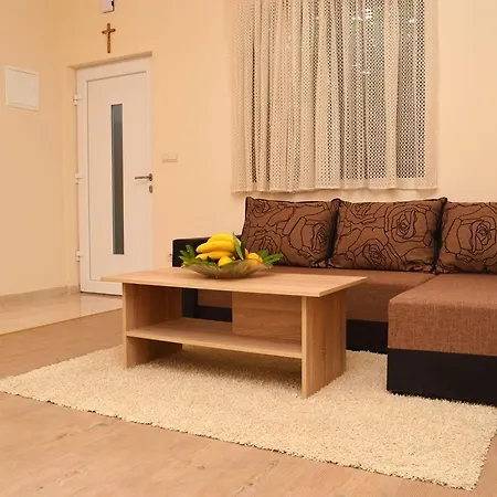Apartment Ancica *